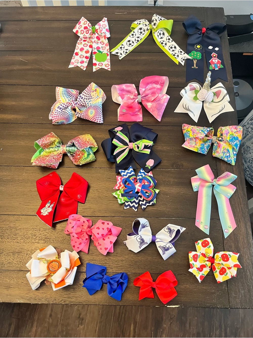 Kids Multi-Color Hair Bow Set - Assorted Fun Patterns - Picture 2 of 4